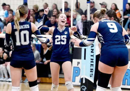 Lady Huskies volleyball sweeps Penn Cambria